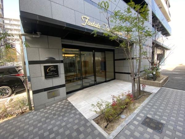 �G���g�����X -