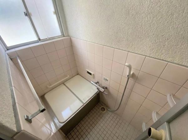 ���� ���ʐ^�͉Ƌ�������H���Ă���܂��B