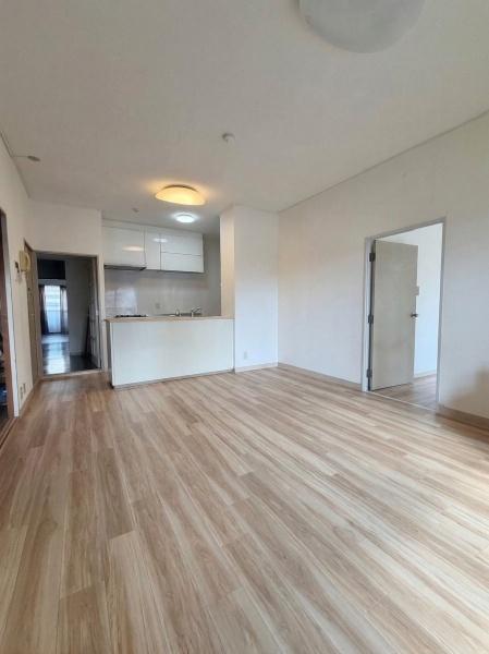 ���r���O ������肭�낰�郊�r���O�@���ʐ^�͉Ƌ�������H���Ă���܂��B