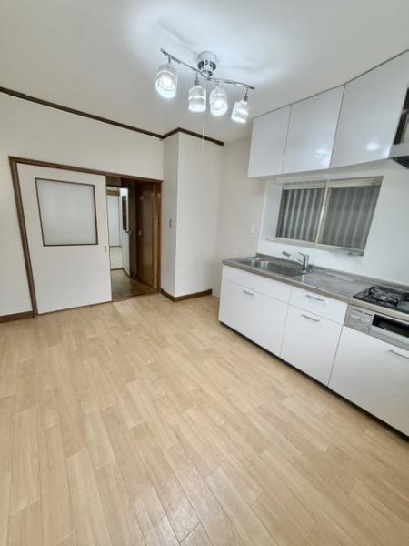 ���r���O �_�C�j���O�L�b�`����6.2��