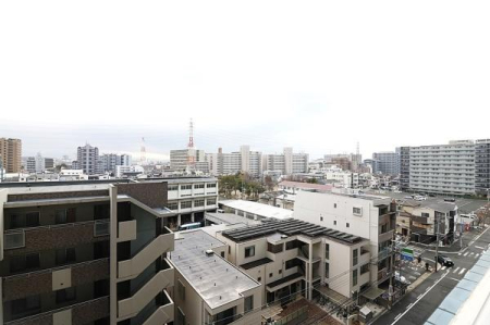 �Z�˂���̒��]�ʐ^ �o���R�j�[����̒��]�ʐ^�ł���