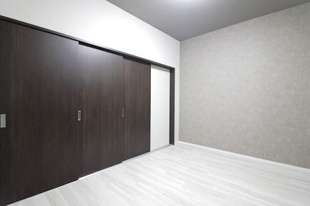 ���[ �N���[�[�b�g�͎��[�͂�����A�Ƌ���������ɒu���Ȃ��Ă��Еt�����o���A���������L���g���܂��ˁB