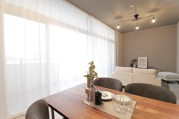 ���r���O -