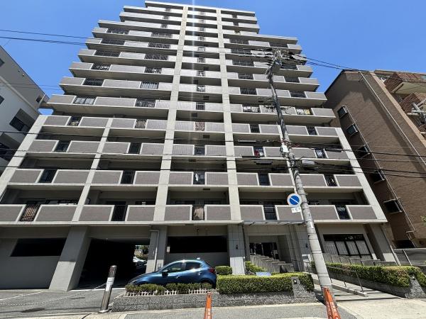 ���n�O�ώʐ^ ���ԏ�̓}���V���������؂�`�Œʂ蔲���ł���̂Ŕ��ɕ֗��ł��B�w�֏��X�X�ւƉ�蓹���邱�ƂȂ��s�����Ƃ��o���܂��B
�S�~����p�u��֎��ԁE�j���K���Ȃ��̂Ă邱�Ƃ��o���܂��B