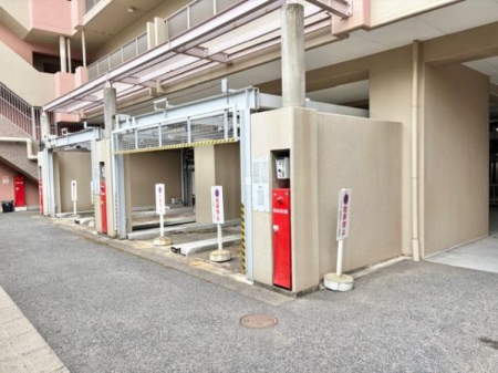  �~�n���ɒ��ԏ��