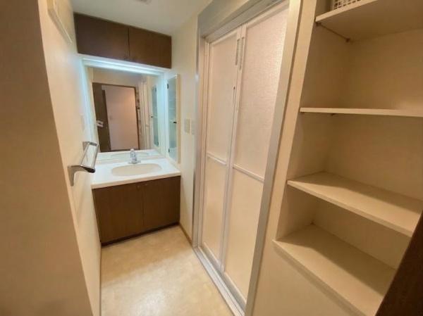 ���ʑ�E���ʏ� ���ʐ^�͉Ƌ�������H���Ă���܂��B