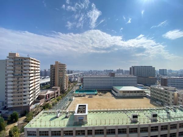 �Z�˂���̒��]�ʐ^ �o���R�j�[����̒��]�ʐ^�ł���