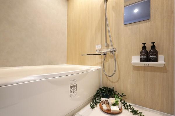 ���� ����̔��������L�X�Ƃ����o�X���[���I