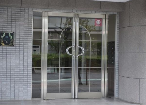 �G���g�����X �������ɂ��ӂꂽ�G���g�����X���r�[�ł���