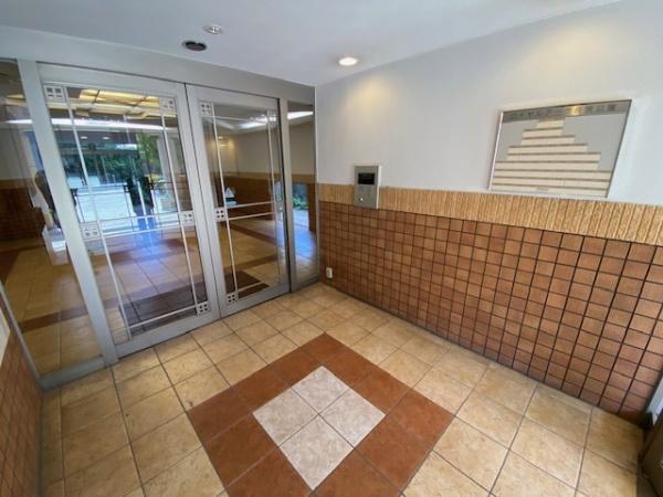 �G���g�����X -