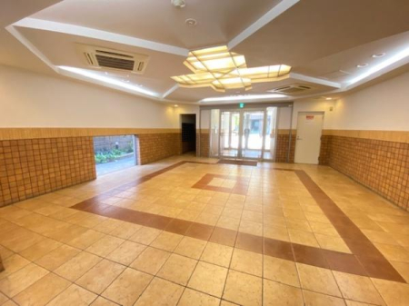 �G���g�����X -