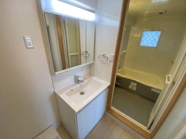 ���ʑ�E���ʏ� ���ʐ^�͉Ƌ�������H���Ă���܂��B