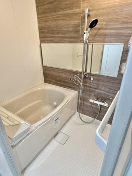 ���� ����̔��������L�X�Ƃ����o�X���[���I