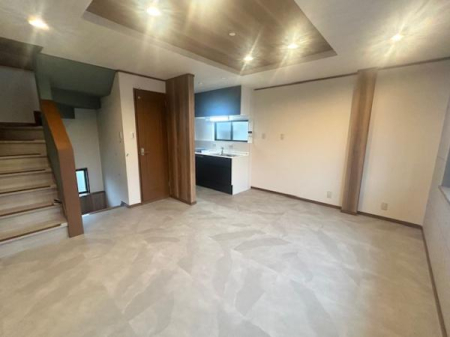 ���r���O ���邭�L�X�Ƃ������r���O