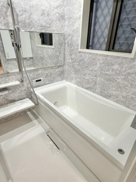 ���� ����̔��������L�X�Ƃ����o�X���[���I