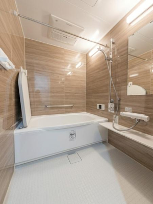 ���� ����̔��������L�X�Ƃ����o�X���[���I