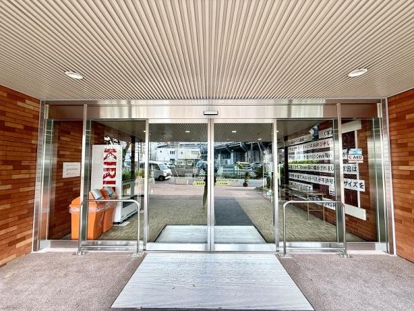 �G���g�����X -