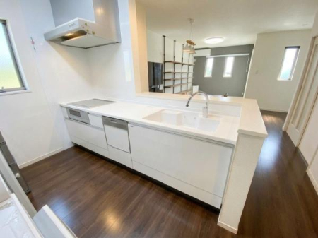 �L�b�`�� ���ʐ^�͉Ƌ�������H���Ă���܂��B