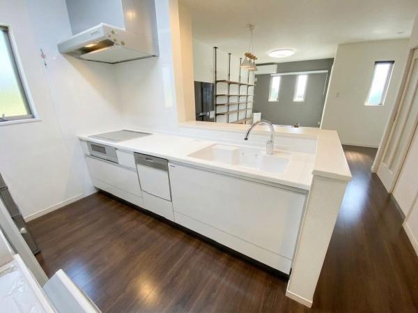 �L�b�`�� ���ʐ^�͉Ƌ�������H���Ă���܂��B