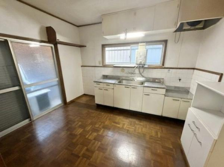 ���r���O ��5.25���̃_�C�j���O�X�y�[�X