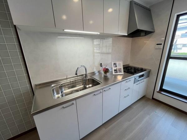 �L�b�`�� �������D���Ɋ������V�X�e���L�b�`����
