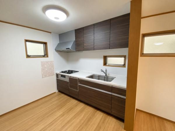 �L�b�`�� ���ʐ^�͉Ƌ�������H���Ă���܂��B