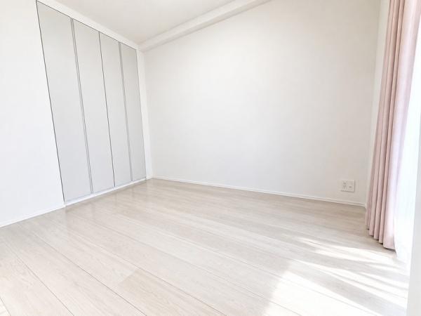 �m�� ���ʐ^�͉Ƌ�������H���Ă���܂��B