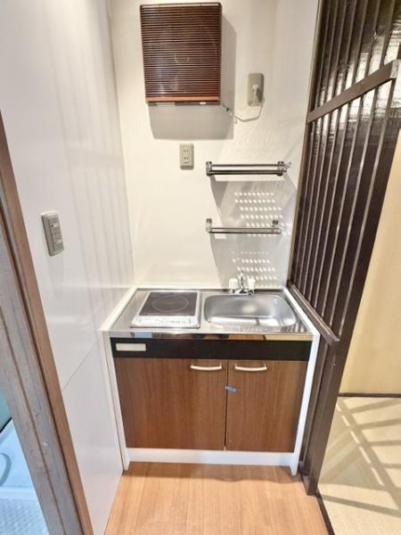 �L�b�`�� IH�N�b�L���O�q�[�^�[�͉΂��g��Ȃ����߈��S